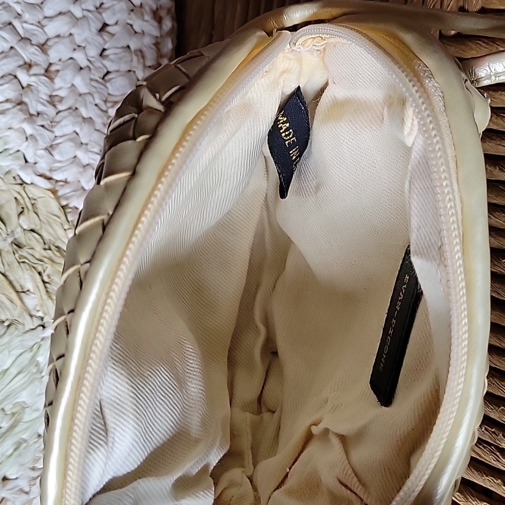 Evan Picone golden cream colored basket weave mini purse - Picture 12 of 13